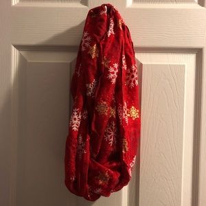 Red infinity scarf